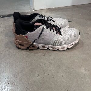 On Running Women’s Shoes